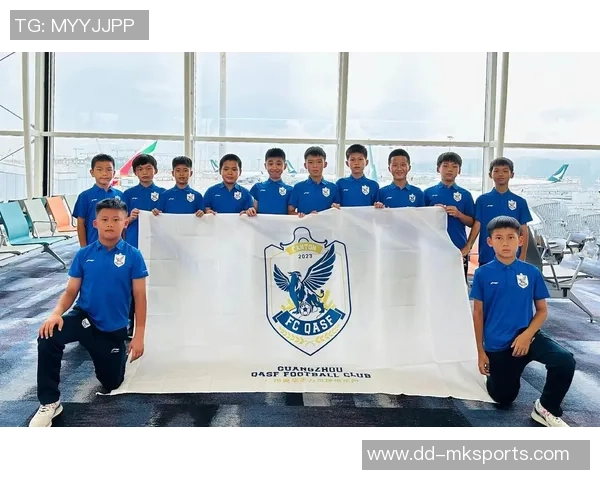 暑期足球培训营开启青少年足球梦想之旅培养运动技能与团队精神的完美平台